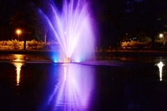 Französischer Garten - Wasserspiel bei Nacht 01